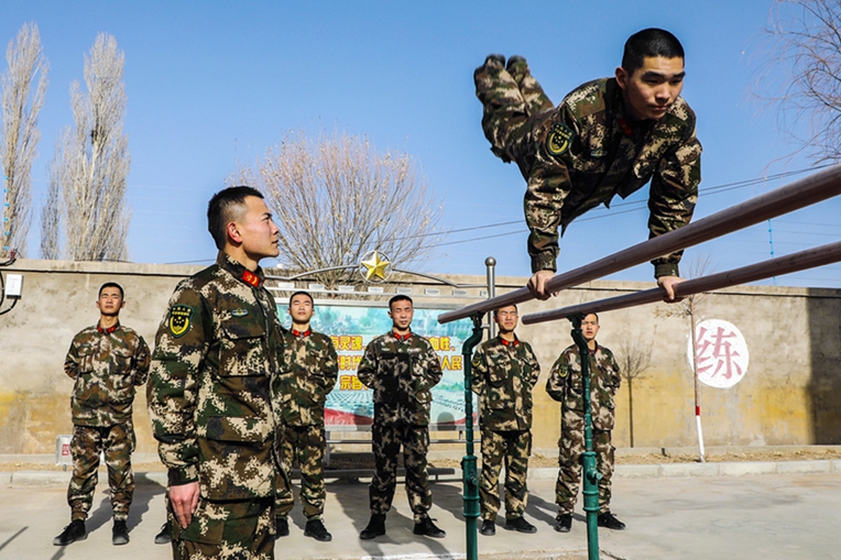 甘肅武警：練兵戰(zhàn)“疫”兩不誤（組圖）