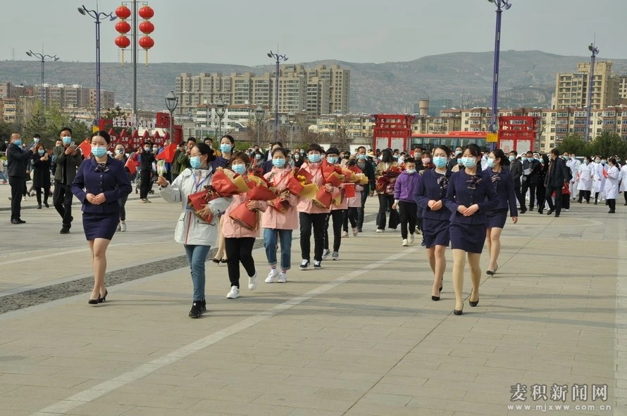 不辱使命 英雄凱旋！麥積區(qū)馳援武漢5名醫(yī)務(wù)人員回家了