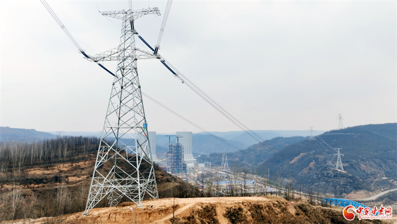 隴東直流配套火電750千伏送出工程全線貫通